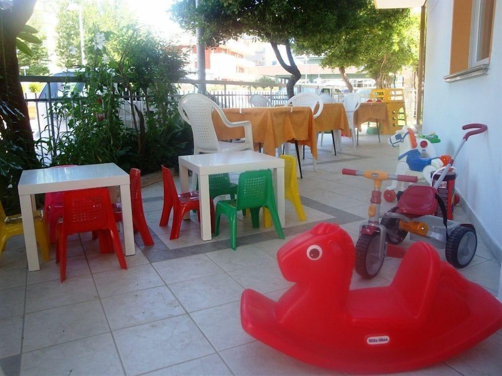 Hotel Graziana リッチョーネ エクステリア 写真